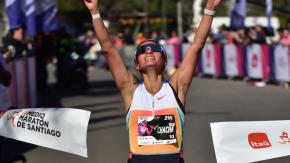 Ecuador y Chile lideraron los podios: Media Maratón de Santiago reunió a más de seis mil corredoras