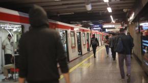 Se habría confundido de vagón: La hipótesis de Fiscalía por muerte de pasajero en Metro Pajaritos