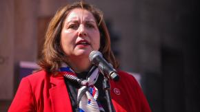 Vodanovic responde a Alvarado tras desdramatizar dichos de Milei: "El Gobierno tiene que dejar de procrastinar"