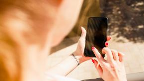 Corte de Apelaciones ordenó borrar publicaciones en redes sociales donde "funaron" a mujer por supuestas deudas