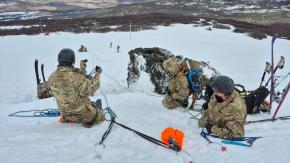 Ejército prepara rescates extremos en la nieve 