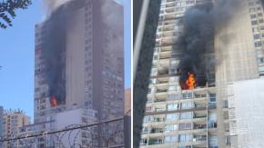 Incendio afecta a piso 15 en edificio residencial en pleno centro de Santiago