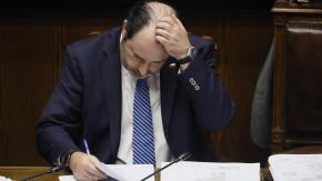 “Qué desastre, h...”: el exabrupto del ministro Rau tras avance de Sala Cuna en el Senado