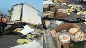 Camión con tortas y dulces terminó chocando tras sufrir encerrona: mercadería quedó desaparramada en Vespucio Norte