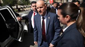 "No tenemos nada específico sobre grupos": El retroceso de embajador Judd tras vincular estallido social a organizaciones de izquierda