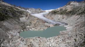 Hallan en Suiza restos de avión que se estrelló en 1963: deshielo de glaciar fue clave