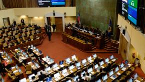 Chile registra sus niveles más bajos de confianza en funcionarios públicos y el Congreso dentro de la OCDE