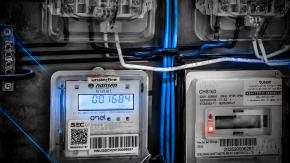 Exclusivo T13: Detectan “cobros fantasmas” de hasta $200 mil en cuentas de la luz