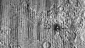 NASA descubre un nuevo cráter en la Luna, "único en un siglo"