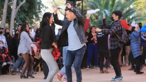 Aunque no sepas bailar: cuatro tips básicos para animarte con un pie de cueca en estas Fiestas Patrias