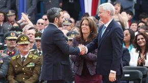Alcalde White se dirige a Kast en desfile por las Glorias del Ejército: "Si al Presidente le va bien, gana Chile"