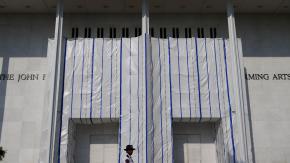El Kennedy Center cierra sus puertas tras el fallo judicial que negó a Trump rebautizarlo con su nombre