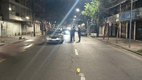 Ciudadano colombiano muere tras ser baleado dentro de su vehículo en Santiago