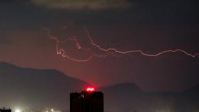 Emiten aviso meteorológico ante tormentas eléctricas para seis regiones: Hay probabilidad de fuertes rachas de viento