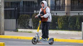 Con licencia de conducir y seguro: Qué dice el proyecto de ley que busca regular el uso de scooter eléctricos