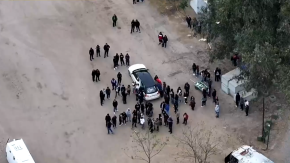 Cortejo del "Poroto" llegó al cementerio custodiado por decenas de vehículos policiales: funeral fue considerado de alto riesgo