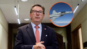 Ministro Barros anuncia proceso para reemplazar aviones F-5 de la FACh tras 50 años de servicio: también se renovarán helicópteros