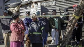 Veintisiete muertos en dos tiroteos en Sudáfrica