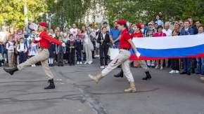 Rusia: la propaganda escolar prepara a los niños para morir