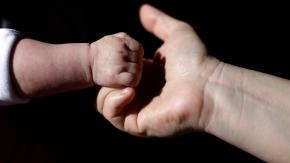 Hasta $35 mil por hijo: los requisitos para acceder al Bono de Natalidad en cajas de compensación