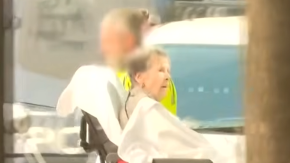 Vuelco en caso Maricarmen en España: Anciana de 87 años podrá volver a su casa tras ser desalojada a la fuerza
