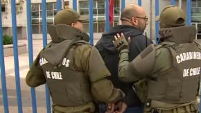 Conductor es detenido tras evadir fiscalización en Lo Espejo: intentó atropellar a Carabineros para huir del lugar