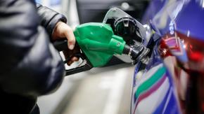 ENAP anuncia fuerte alza de casi 40 pesos por litro en el valor de las bencinas