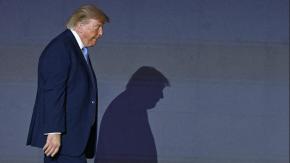 Nuevo chatbot del gobierno de EEUU contradice a Trump y luego modera sus respuestas