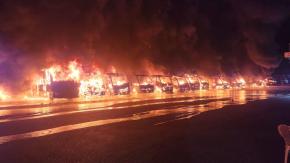 Incendio se registra en terminal de buses de Villa Alemana: 14 máquinas resultaron destruidas