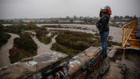 Por desborde del río Mapocho: Evacúan sector Puerto Príncipe de la comuna de El Monte en la región Metropolitana