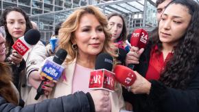 VIDEO | "A propósito de la persona que ha gritado todo este rato...": La tensa salida de Cathy Barriga del Centro de Justicia
