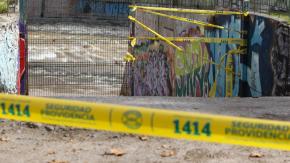 Hallan cadáver de hombre en canal de regadío a un costado del río Mapocho