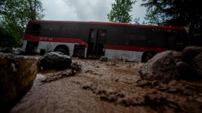 Se le conoce como "flash flow": Sernageomin explica fenómeno que originó el aluvión en San Carlos de Apoquindo