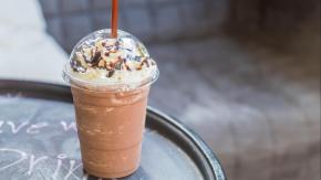 Niña de 12 años murió tras beber un batido en una cafetería en Londres 
