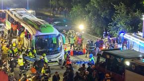 Bus de pasajeros se desbarranca cerca de 20 metros en Valparaíso: hay un fallecido