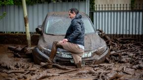 ¿Quién paga los daños en casas y vehículos tras un aluvión? Lo que debes revisar en tu seguro