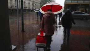 Advierten por intensas lluvias en Santiago a partir de este lunes: estos serán los horarios más críticos