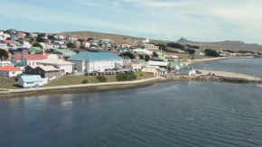 "Que Milei nos deje tranquilos": habitantes de las Islas Malvinas reaccionan a polémica por barco chileno