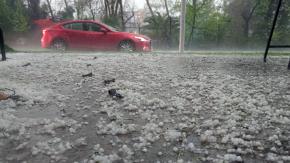 VIDEOS | Los impactantes registros que deja la intensa lluvia y granizada en Santiago