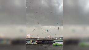 ¿Huracán en Santiago? Explican fenómeno que provocó voladura de techos en Estación Central en medio de la tormenta