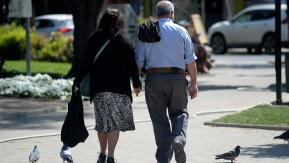 Medio estadounidense asegura que fondos de pensiones de Chile afrontan pérdidas de US$7.700 millones por apuestas a tasas de EE.UU.
