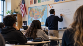 Buscan profesores chilenos para trabajar en Estados Unidos: ofrecen sueldos de hasta US$70 mil al año y estos son los requisitos