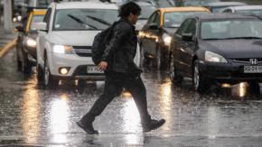 "Se va a quedar toda la próxima semana": Anuncian nuevo evento meteorológico con lluvia, granizos y tormenta eléctrica en Santiago