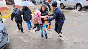 "Marca un antes y un después": Anuncian a qué hora comienza la lluvia hoy en Santiago y en qué horario se intensifica la tormenta