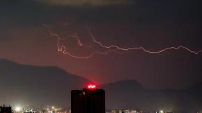 Emiten avisos meteorológicos por probables tormentas eléctricas: las regiones que podrían verse afectadas
