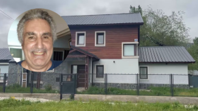 Bioquímico de 71 años fue acusado de encerrar a su esposa y sus tres hijos en su casa en Argentina