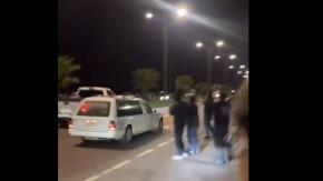 Insólito: captan a una carroza fúnebre participando en carreras clandestinas en Los Ángeles