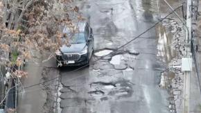 Gobierno anuncia $1.000 millones para reparar hoyos en las calles de Santiago 