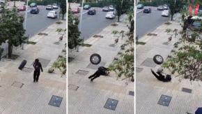 VIDEO | Rueda se desprendió desde auto en Providencia e impactó en joven de 19 años 