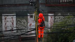 Anuncian corte de luz en 7 comunas de la región Metropolitana para este viernes 30